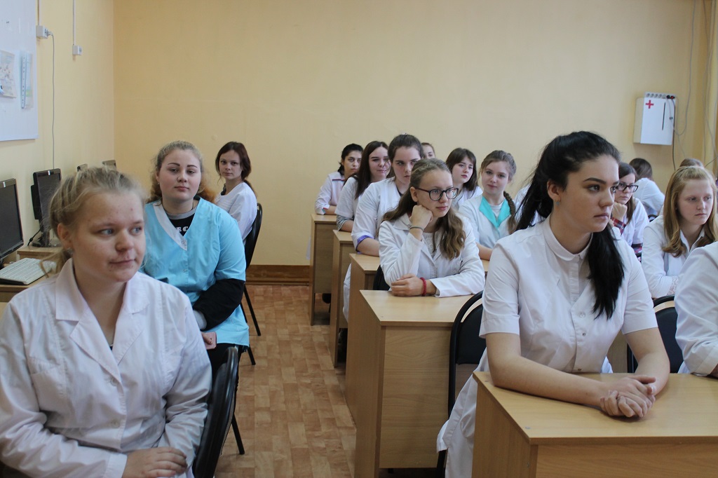 В группе 1 курса специальность «Акушерское дело» Курьянова И.П подготовила презентацию о развитии спорта в России